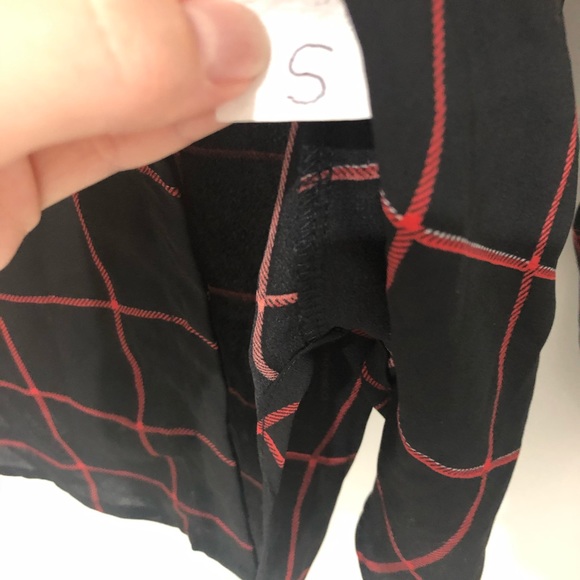 Black and Red Collar Button Light weight Blouse S - Picture 5 of 6